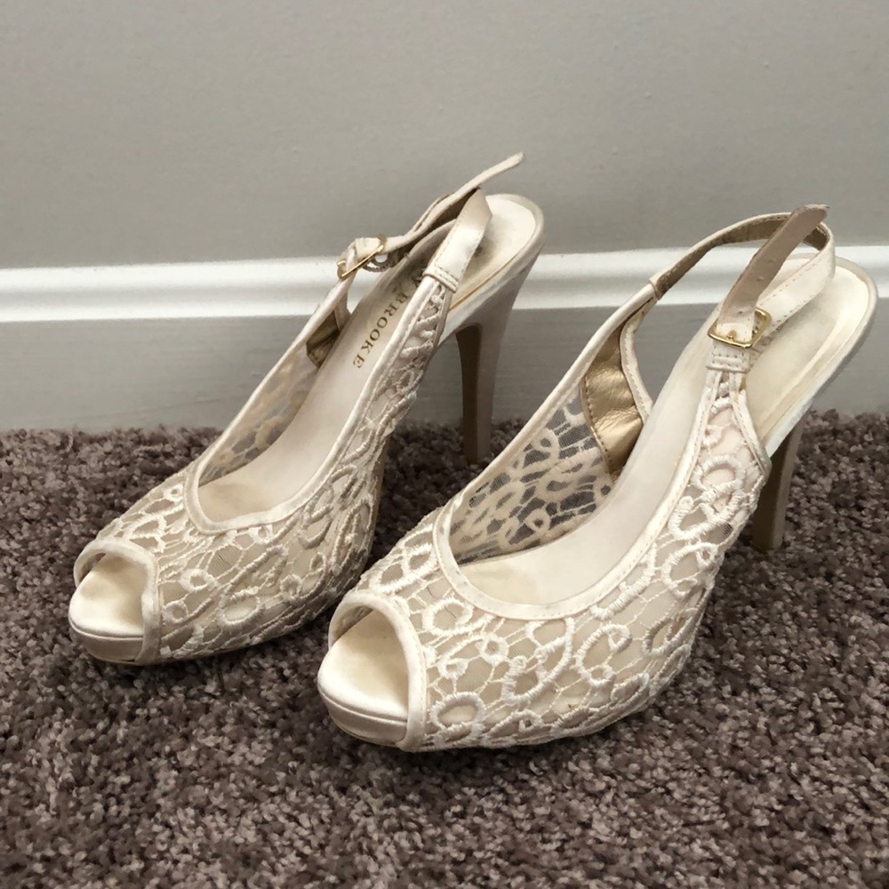 Audrey Brooke Cream Satin Lacy Heels |6|